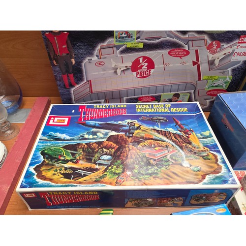 554 - Boxed Thunderbirds and Captain Scarlett items - Marineville headquarters, secret base of Internation... 