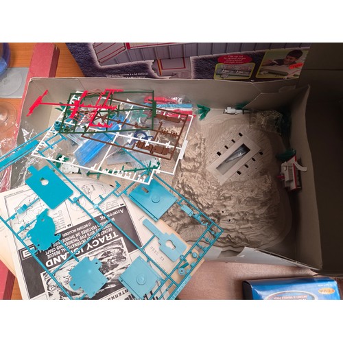 554 - Boxed Thunderbirds and Captain Scarlett items - Marineville headquarters, secret base of Internation... 