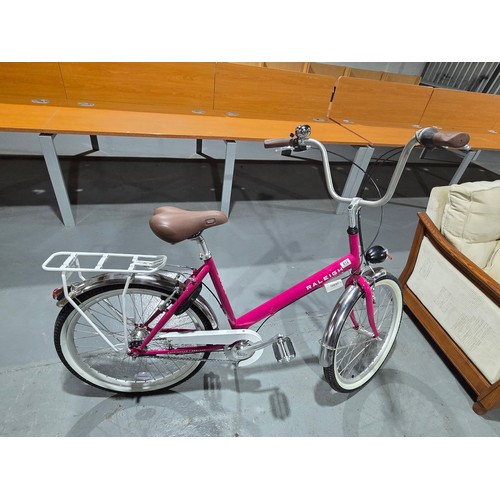 812 - A brand new pink frame ladies Raleigh Hopper bicycle