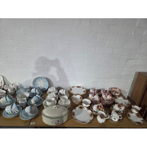 514 - Part teasets, Royal Albert 