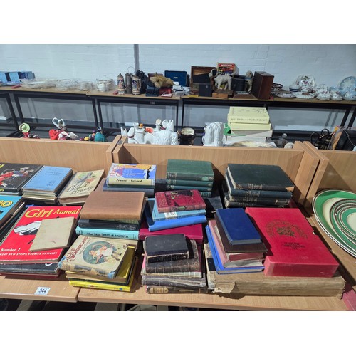 544 - A selection of Beano, Mickey Mouse, Sooty annuals together with GWR magazines, books and others