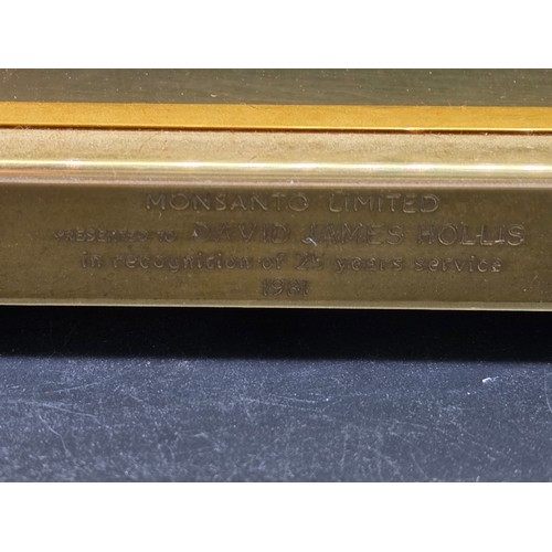 500 - A Jaeger Le Coultre Atmos mantel clock with original box (damage to box). Appears to be in excellent... 