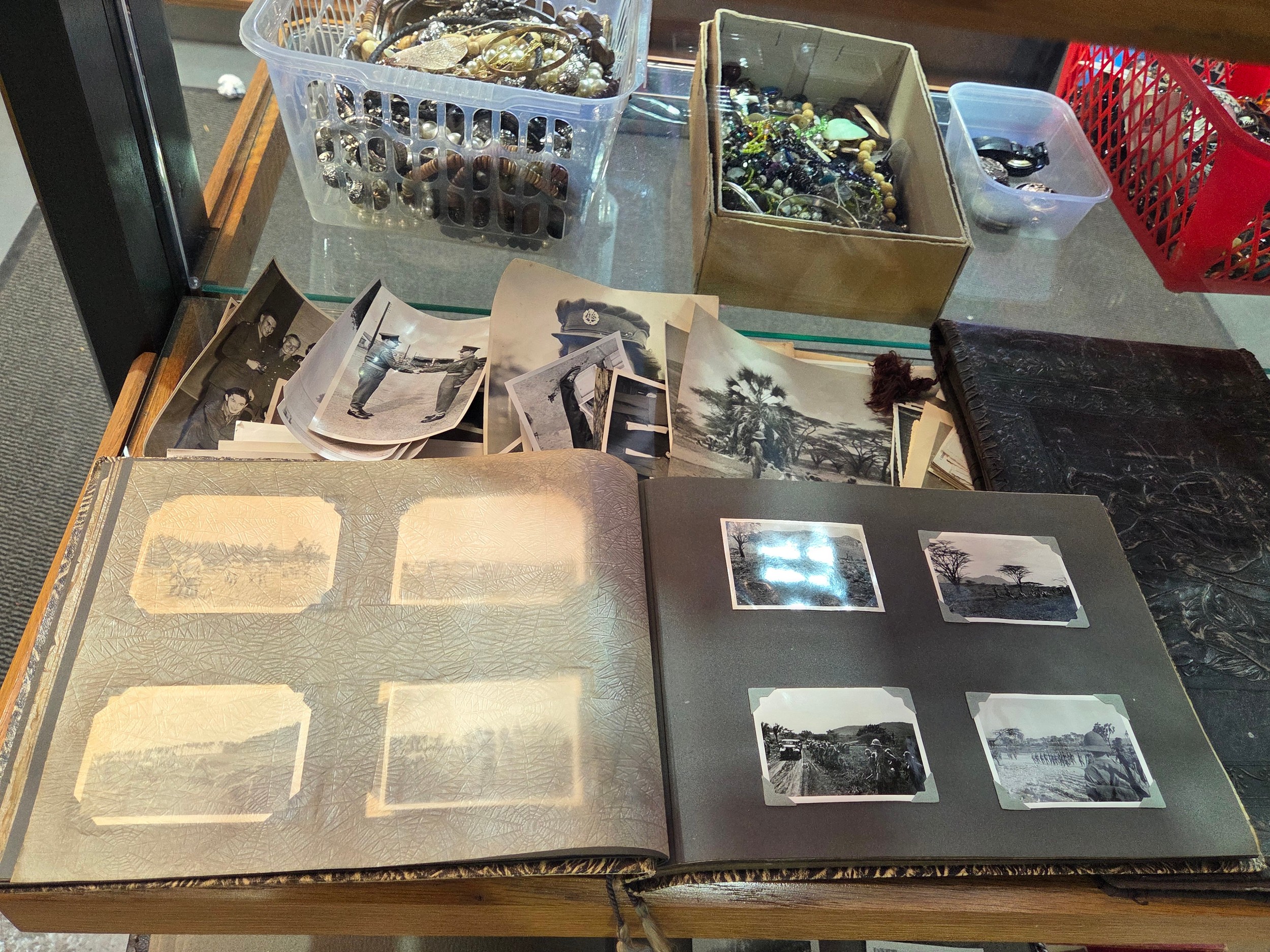 First and Second World War photographs, ephemera, transcripts of First ...