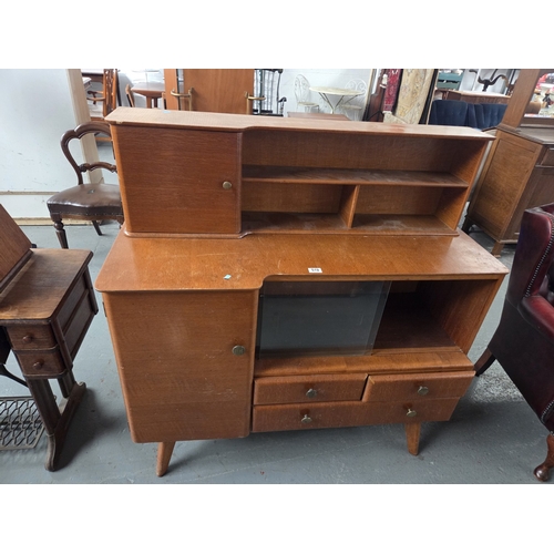 519 - A mid century style Milwood highboard
Height 125cm Width 122cm Depth 50cm