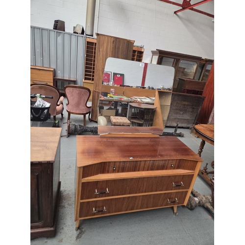525 - A mid century style single mirror dressing table
Height 150cm Width 112cm Depth 50cm