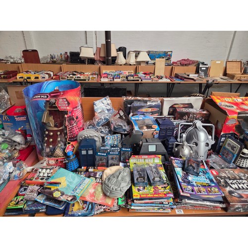 476 - A large collection of Dr Who figures, magazines, games, etc.