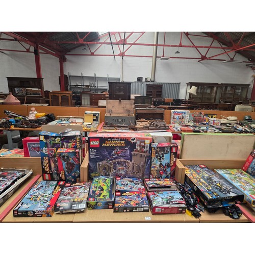 710 - Thirteen Lego Super Heroes sets - all have been opened and built, some pieces may be missing - Batma... 