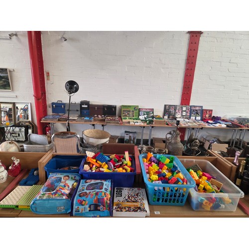 717 - A collection of Mega bloks