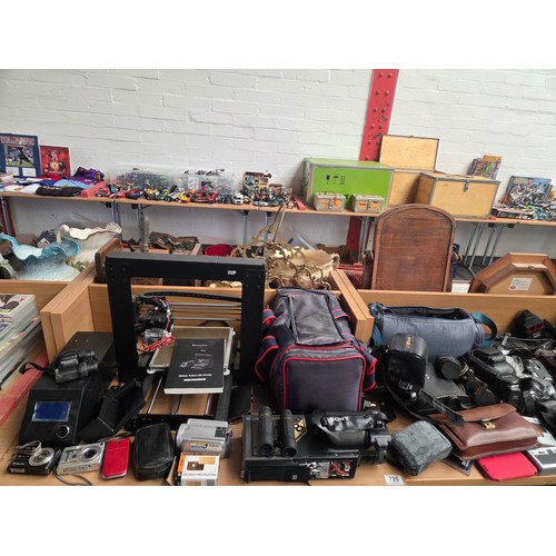 720 - Sony, Minolta, Fujifilm cameras with mobile phones, binoculars etc.