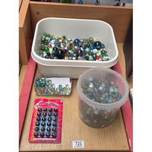 723 - A collection of marbles