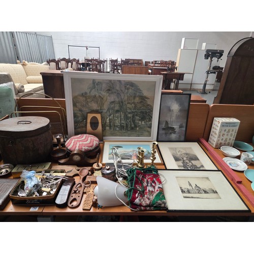 752 - Vintage items to include brass candle sticks, treen, cutlery sets, vintage Pollock's toy museum mode... 
