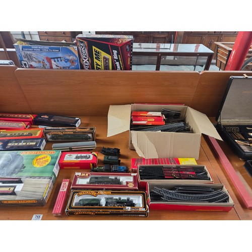 755 - OO gauge model railway items - some boxed, track boxed, Hornby and Bachmann coaches, boxed and loose... 