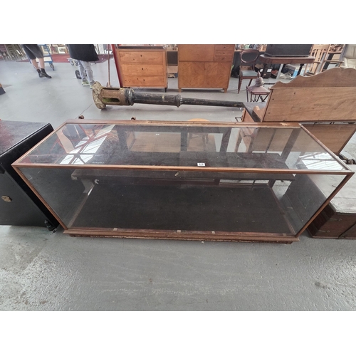 Lot 818       