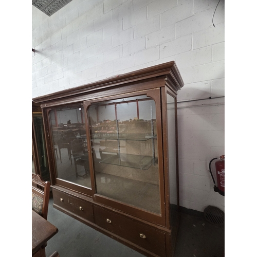 Lot 832       