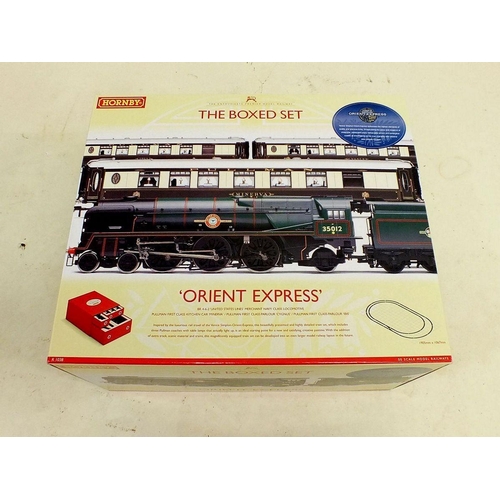 1069 - A Hornby Orient Express train set R1038, in original box