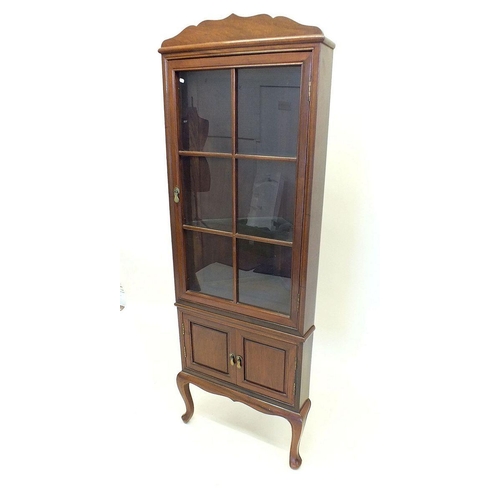 1190 - A Chinese hardwood small corner display cabinet