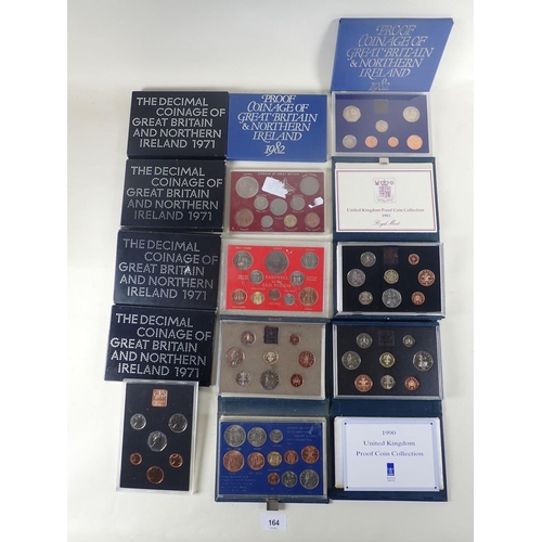 164 - Quantity of mainly Royal mint issues including: proof sets 1983, 1984 & 1990, four sets 1971, (2) fo... 