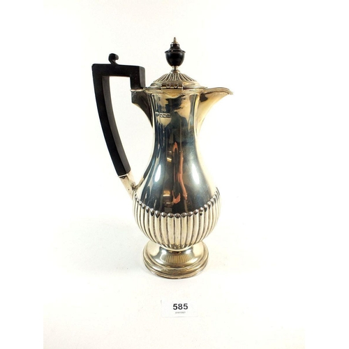 585 - A silver half reeded coffee pot, Sheffield 1921, 464g