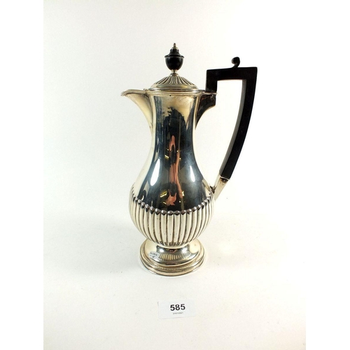 585 - A silver half reeded coffee pot, Sheffield 1921, 464g