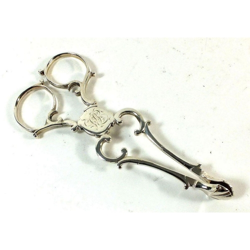 624A - A pair of Georgian silver sugar nips, maker WH, 31g