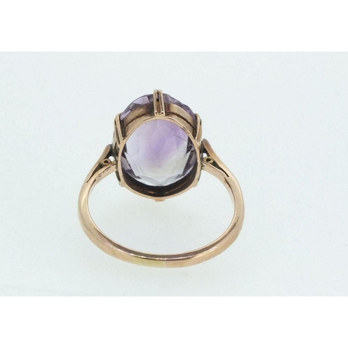 706 - A 9ct rose gold ring set amethyst, size M, 3g