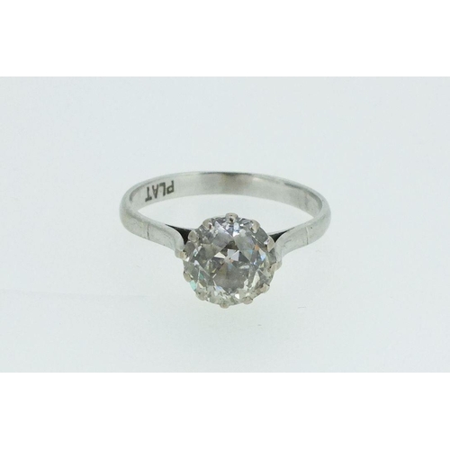 724 - A platinum set diamond solitaire ring approx. 1.5 cts