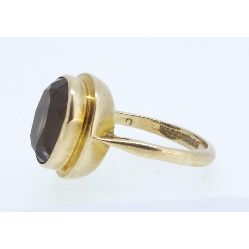 222 - A 9ct gold and quartz stone ring, size M.  3.5g