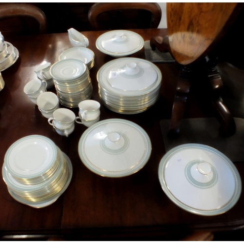 378 - A Royal Doulton Berkshire part dinner and tea service consisting 17 dinner plates, 7 bowls, 10 cups ... 