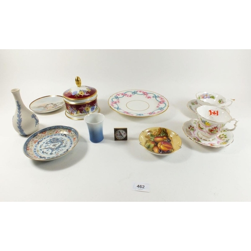 462 - A selection of miscellaneous cabinet china to include Minton plate, Royal Albert cup and saucer, Ayn... 