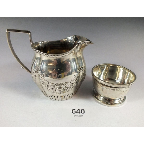 640 - A small silver jug, Birmingham 1898 together with a small silver salt, gross weight 110g