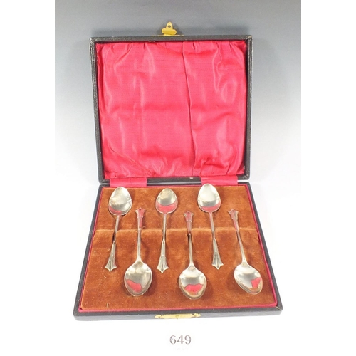 649 - A set of silver teaspoons in original case, Birmingham 1916, 32g