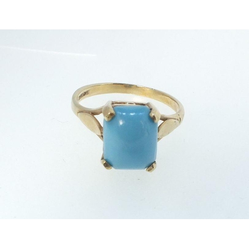 777 - An antique 9ct gold ring set turquoise stone, size N, 2.7g