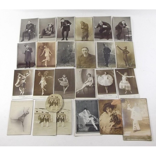 419 - A group of postcards relating to Ruth Ellen Fleisher and other actors with theatrical themed corresp... 