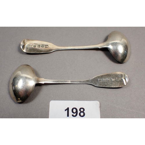 198 - A pair of Irish silver salt spoons, Dublin 1928, by IB