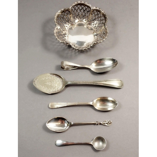 212 - A silver pierced trinket dish, Birmingham 1911 and four silver spoons and a plated spoon - total sil... 