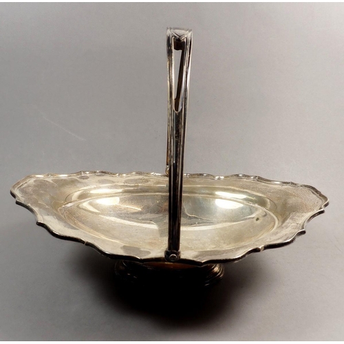 214 - A silver cake basket, Chester 1815, 466g