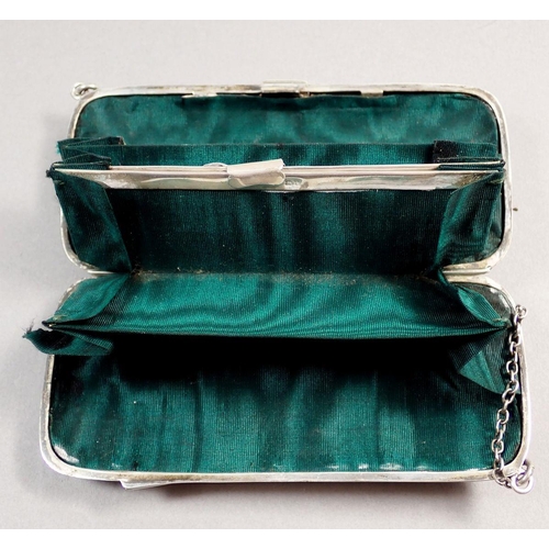 225 - An Edwardian silver rectanglar purse with finger ring, 11.5cm wide, Birmingham 1905, Maker EJ, 89.5g