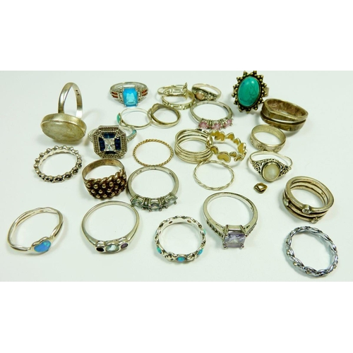 359 - A selection of silver and white metal rings