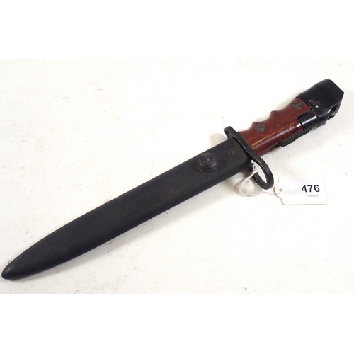 476 - A WWII Lee Enfield Bayonet, blade measures 21cm