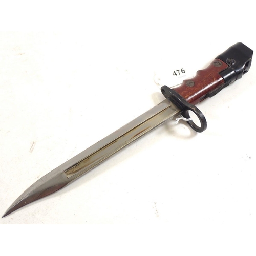 476 - A WWII Lee Enfield Bayonet, blade measures 21cm