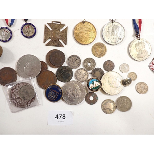 478 - A box of medals, badges and buttons