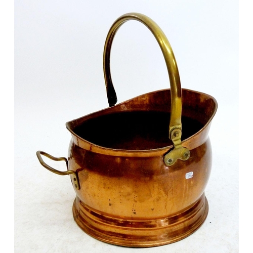 1271 - A copper coal scuttle