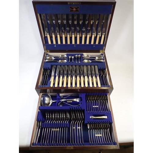 510 - A Viners twelve place setting silver plated cutlery set in fitted oak case