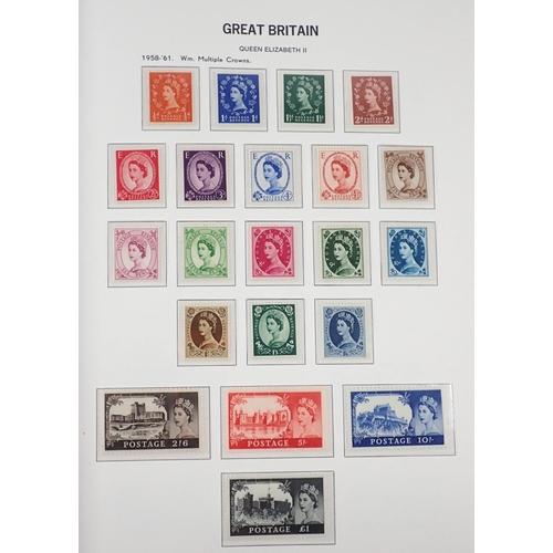 95 - GB: SG purposed dark blue stamp album in sleeve of QV-QEII, pre-decimal, incl mint & used defin, com... 