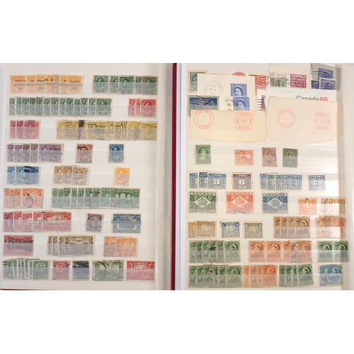 100 - Canada: Large mint & used QV-QEII collection in 32 and 64 page stock-books (2), 1988 Yearbook and so... 