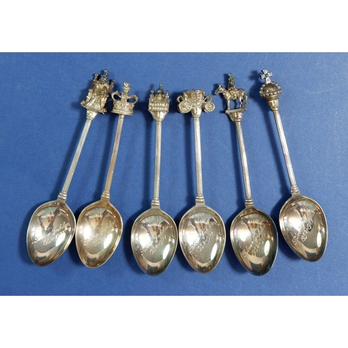 200 - A QEII Silver Jubilee 1977 set of six silver  teaspoons with cast Royal motif terminals, boxed