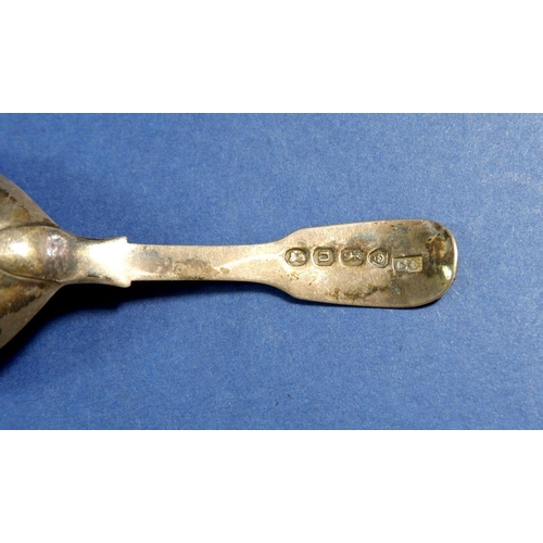 210 - A fiddle pattern Georgian silver caddy spoon, London 1828 by Clement Cheese