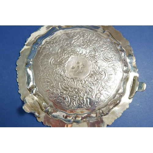 221 - An Irish silver salver, Dublin 1825 with engraved decoration and cast border, by Edward Crofton, 322... 