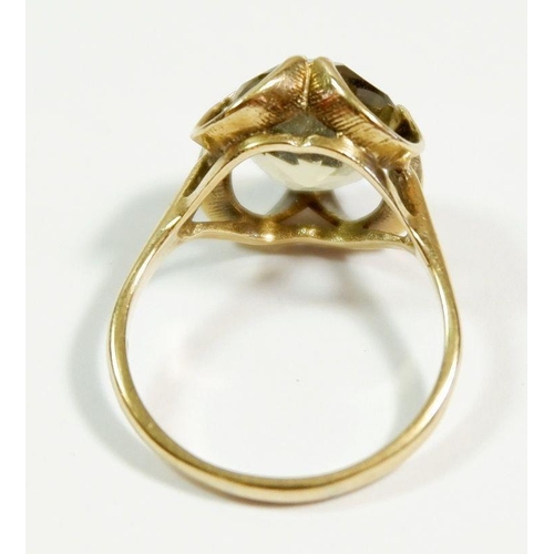 245 - A 1970's 9 carat gold ring set quartz, size O, 3.4g