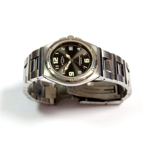 368 - A gents stainless steel Rotary Professional divers watch, cased